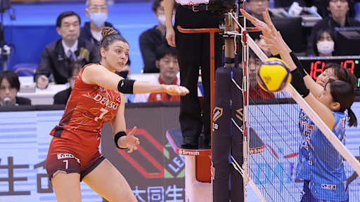 Unstoppable Rosamaria gets Denso back into the qualification zone for the playoffs