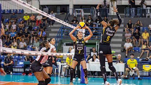 Favoritos largam na frente nas quartas de final da Superliga