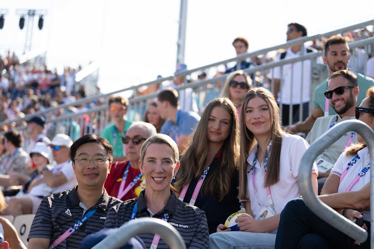 HRH Princess Leanor and Infanta Sofia pictured with FIVB Athletes’ Commission member Louise Bawden and Head of Beach Volleyball Yu Cao at Paris 2024 Beach Volleyball