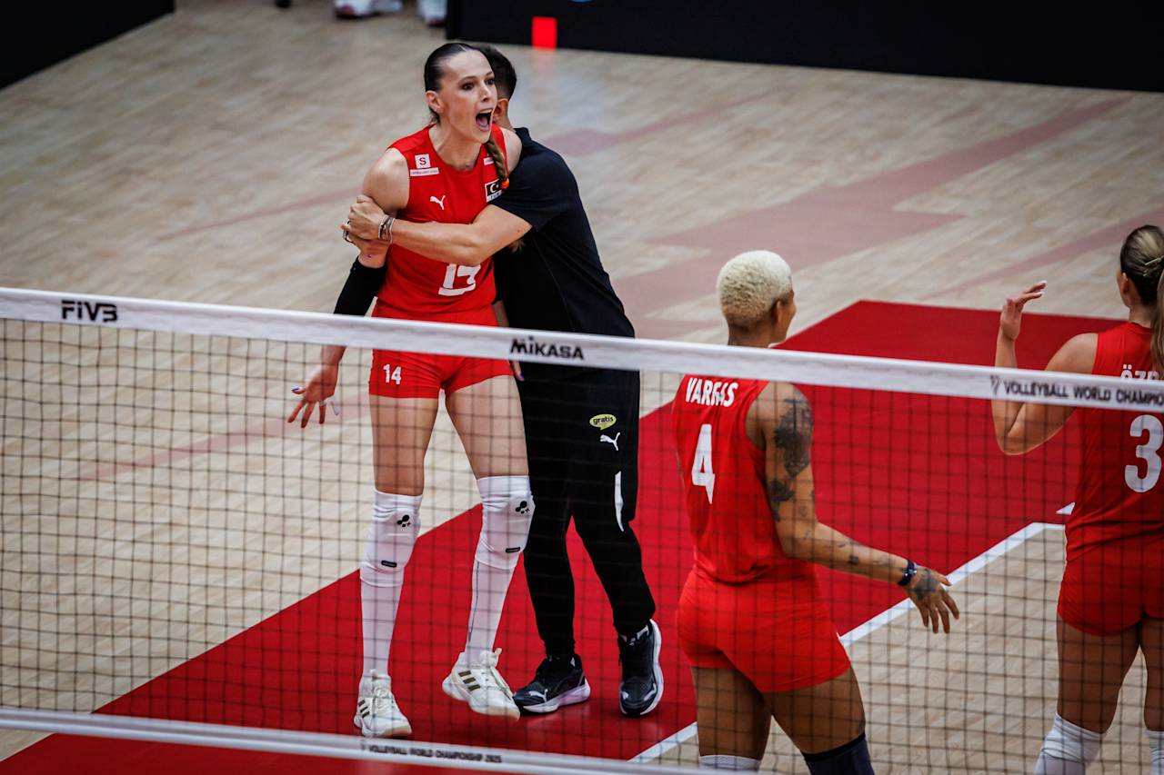 والیبال زنان ترکیه ایتالیا قهرمانی جهان 2025 والیبال زنان ترکیه ایتالیا قهرمانی جهان 2025