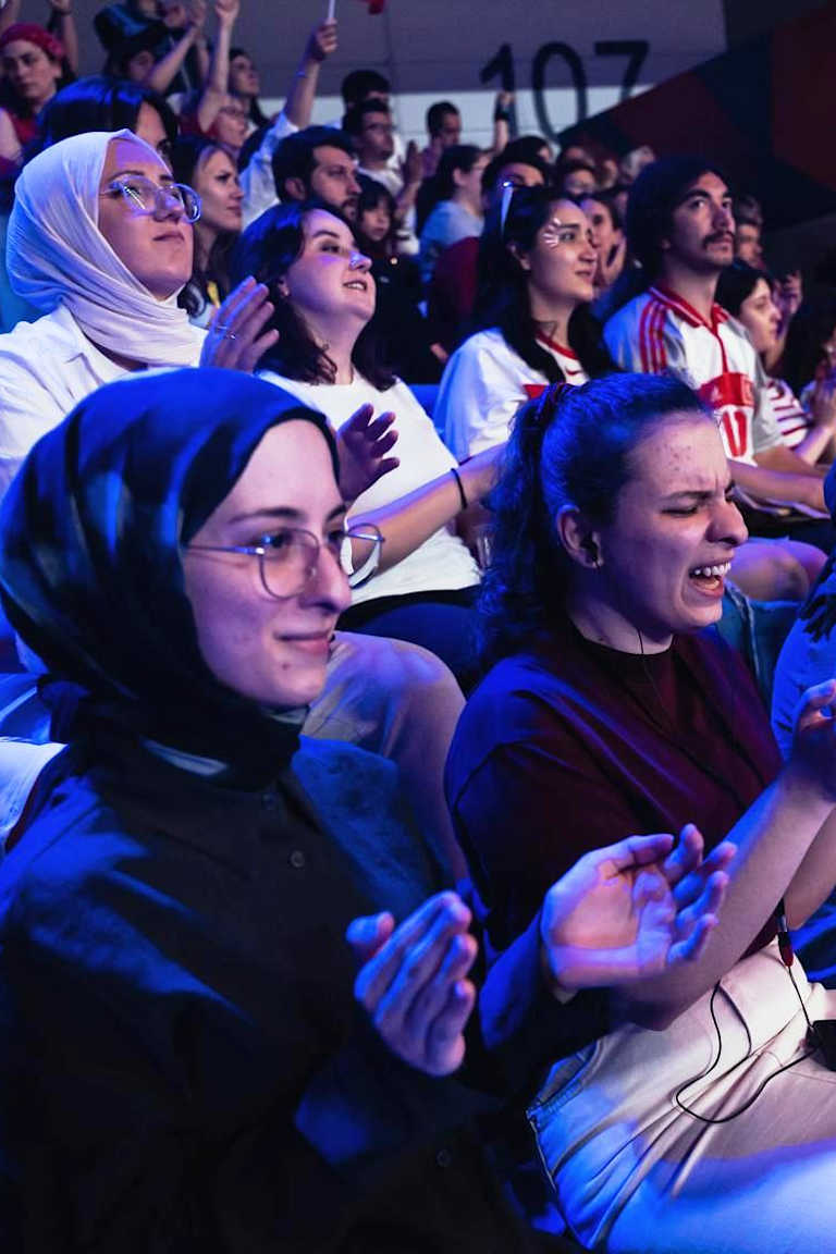 Place for everyone in the stands – VolleyVoice helps visually impaired fans experience VNL in Ankara