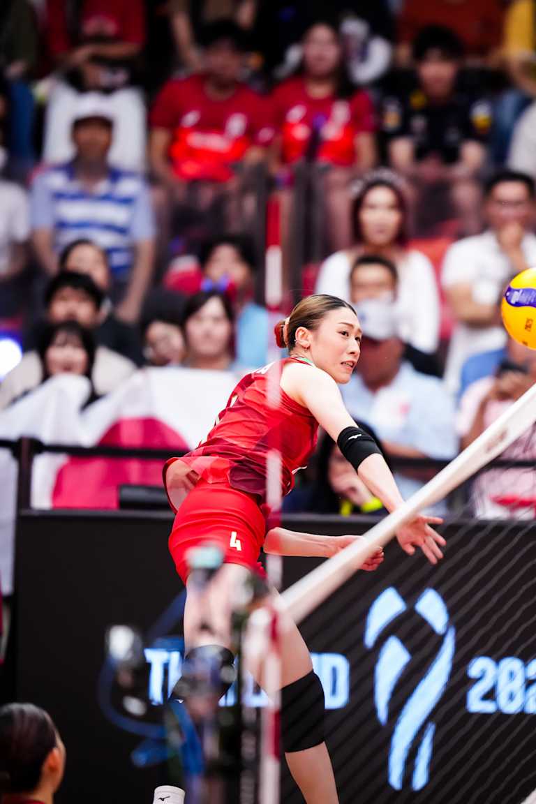 Japan survive tough five-setter to snatch first semifinal spot