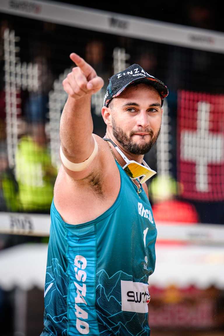 George anuncia Saymon como novo parceiro