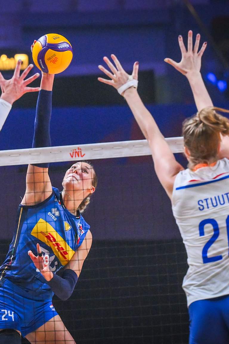 With Antropova on fire, Italy snatch first semifinal spot with speedy win over Netherlands