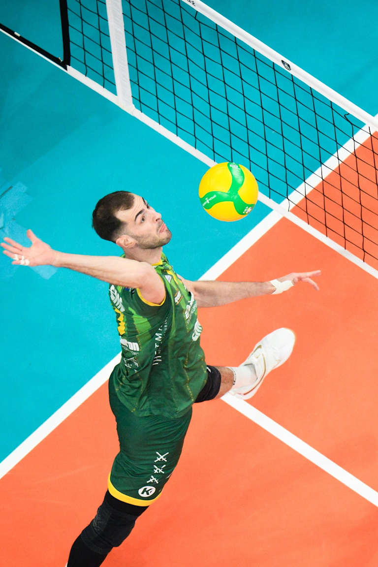 Aluron host Jastrzebski in PlusLiga leg opener, champs Lublin welcome unbeaten Resovia