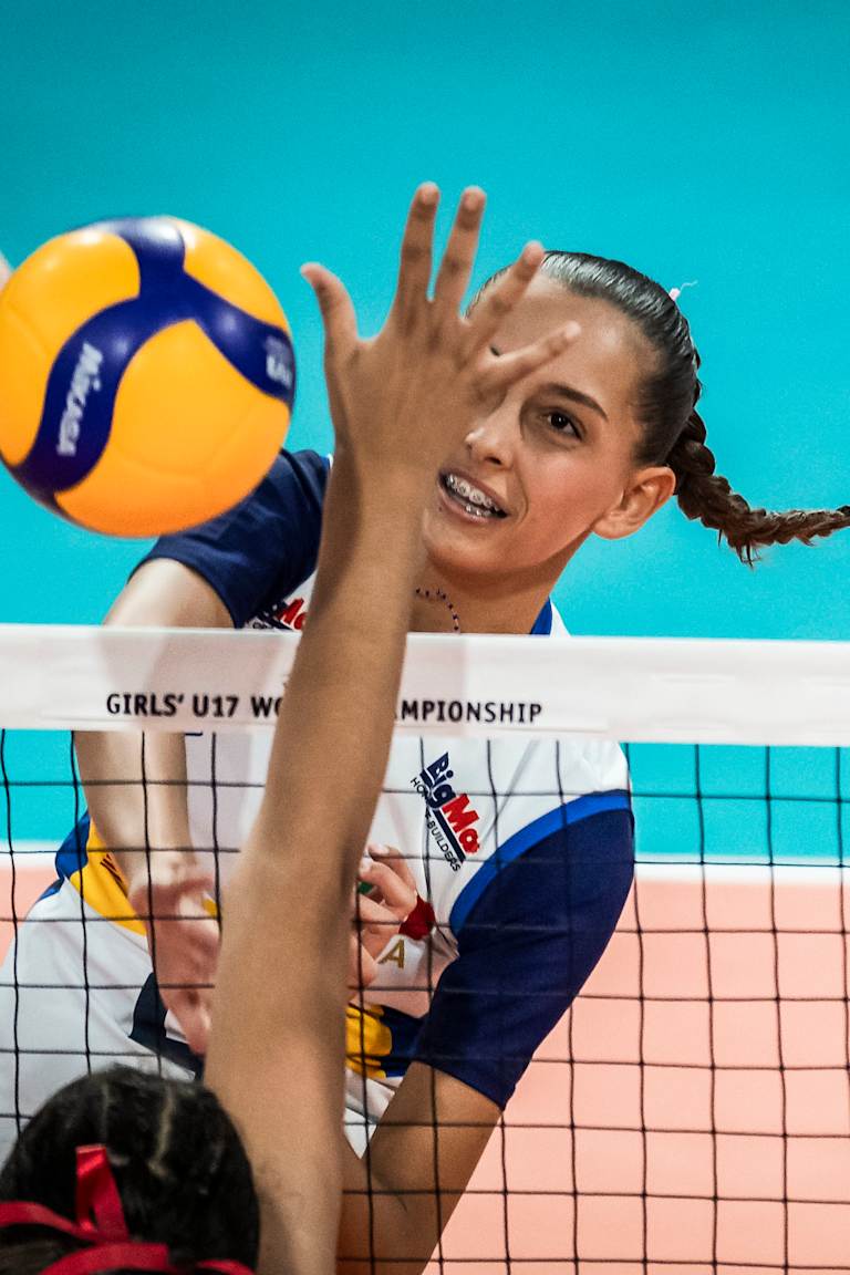 Italy rise from two sets down to beat Mexico in Lima