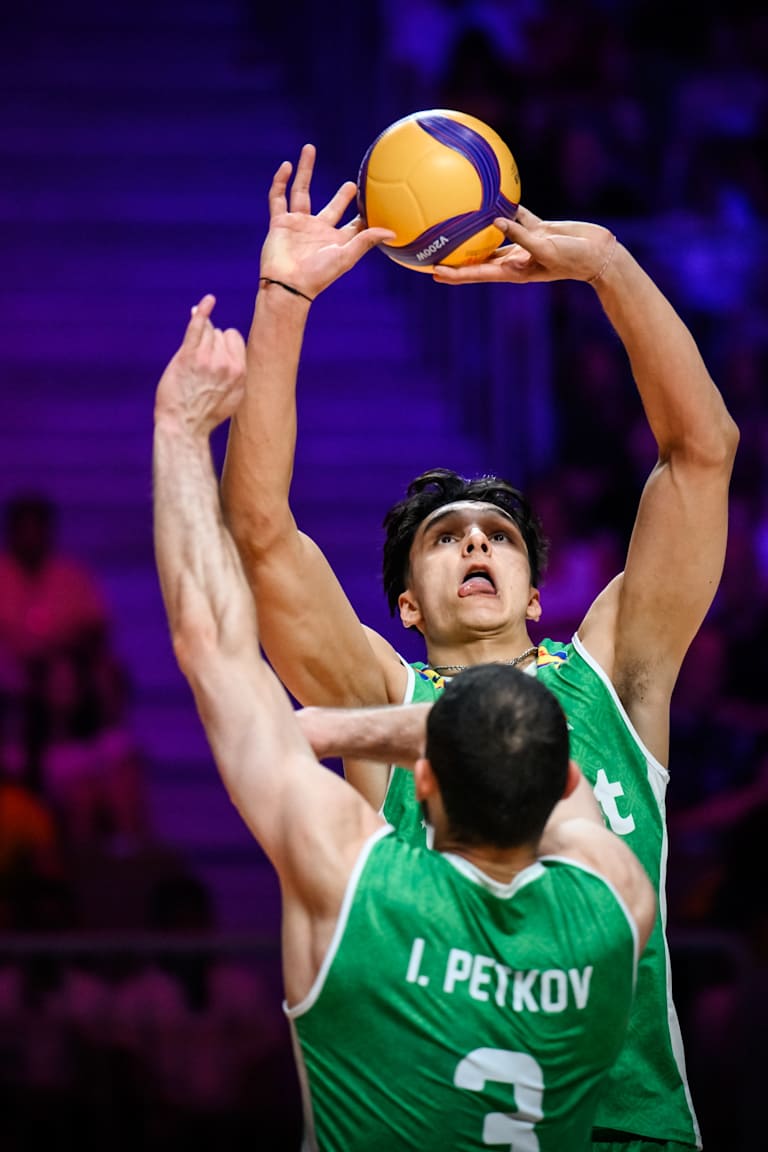 Bulgaria take revenge from Italy, strip them of world’s number one status
