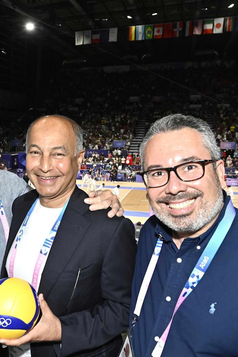 Decorated guests add extra sparkle during exhilarating medal matches at volleyball and beach volleyball