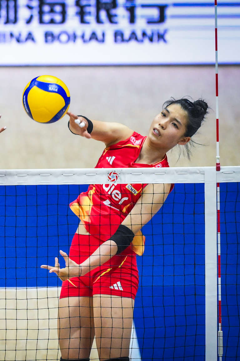 Hosts China defeat Iraq in ruthless Asian Championship debut