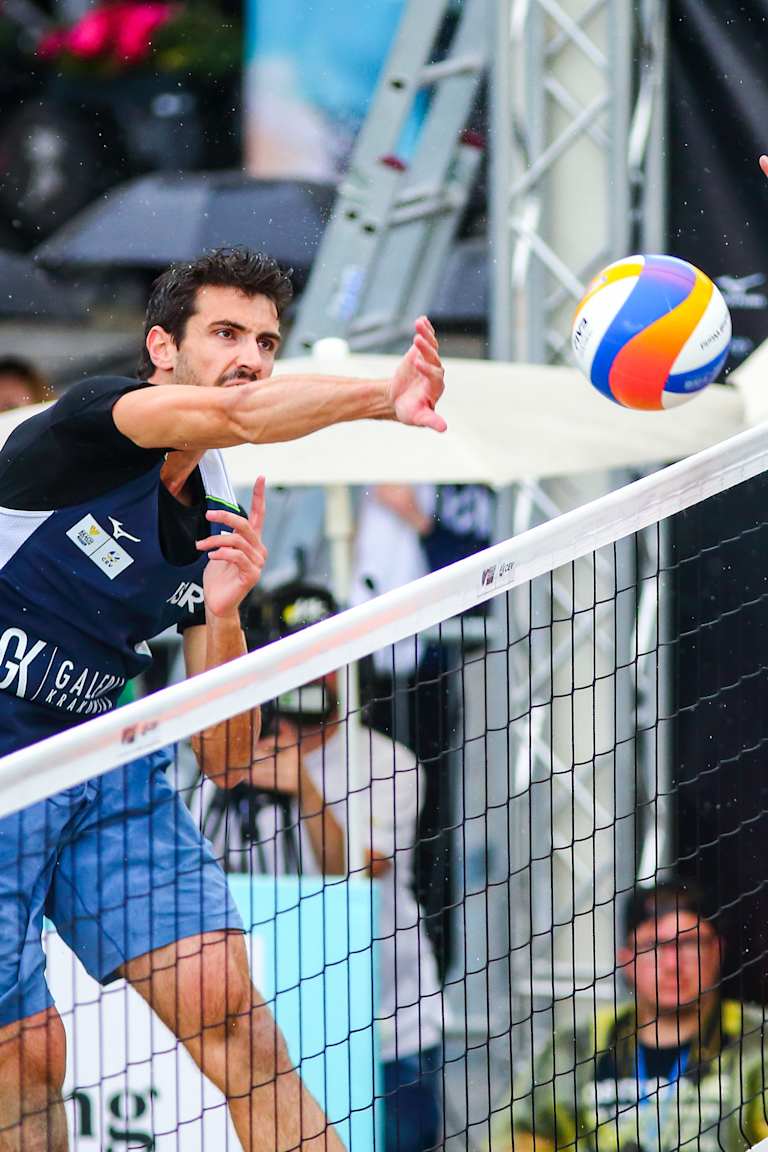 Excellent season for Elazar & Cuzmiciov continues with gold in Krakow