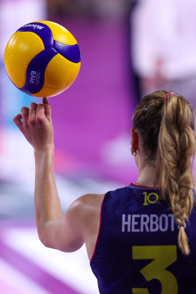 Le rose della Lega Pallavolo Serie A Femminile: quattordici squadre alla caccia dello scudetto