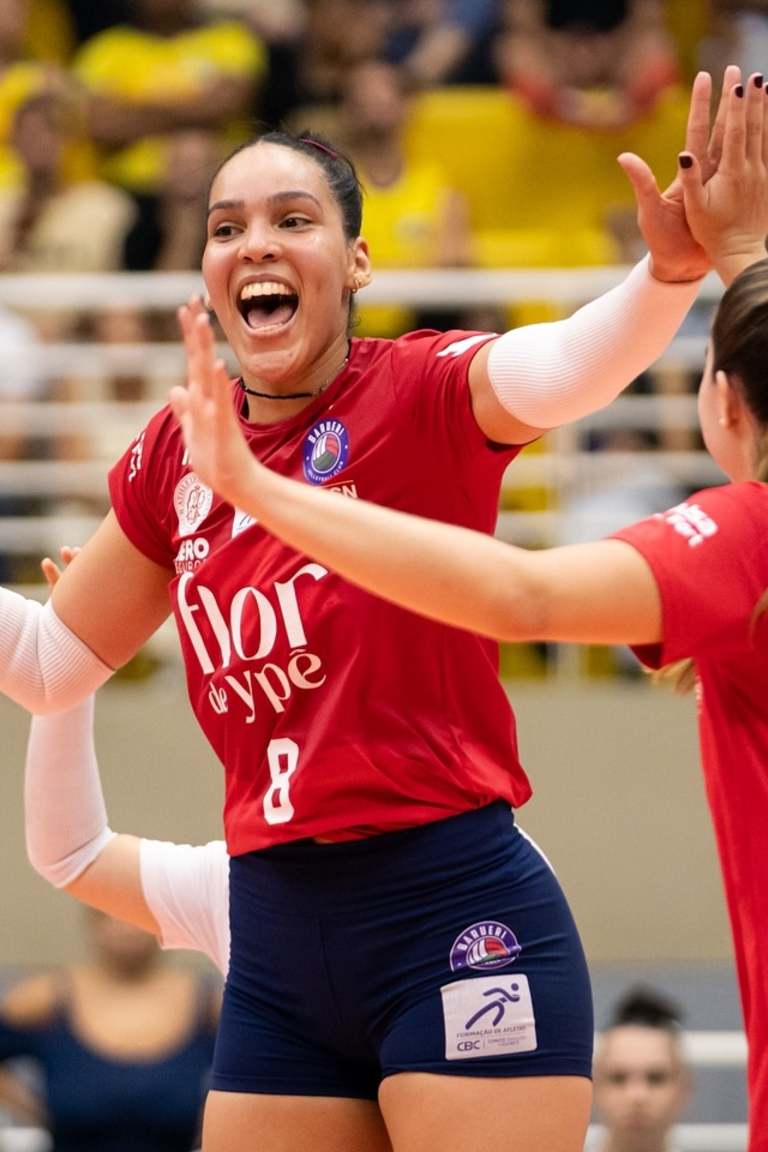 Com show de Jheovana, Barueri tira o Praia da liderança