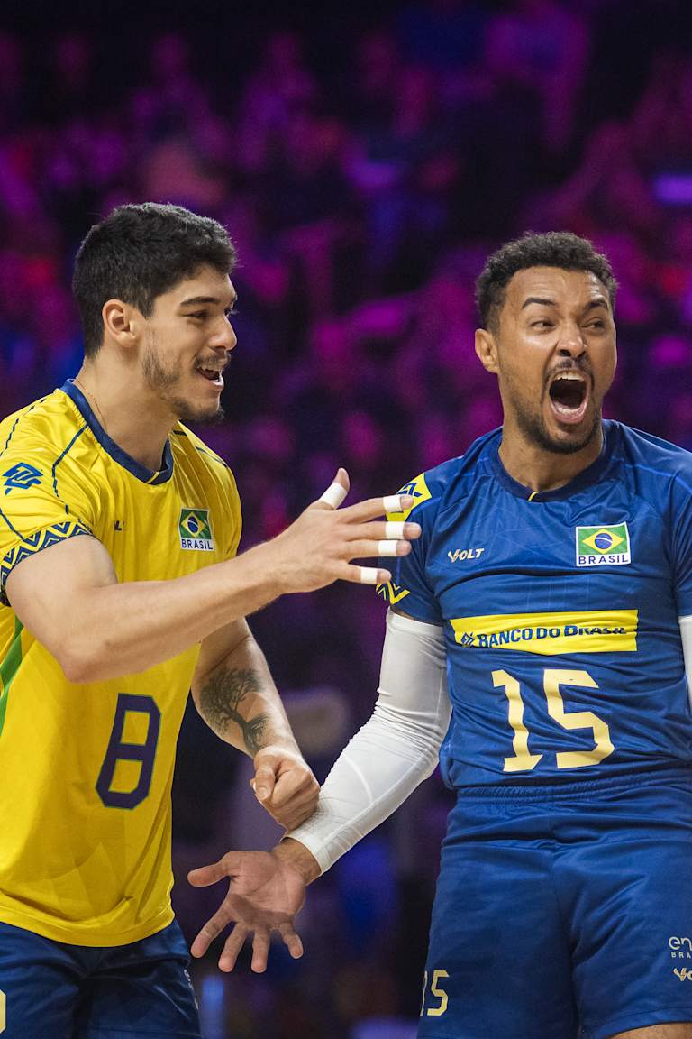 Brasil passa em teste de fogo e bate a Itália em Chicago