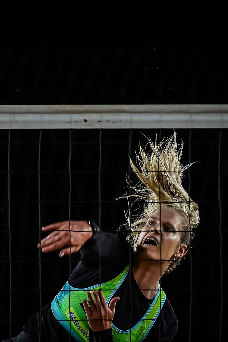 Two tie-breaker wins push Placette & Richard to Brasilia Elite knockouts