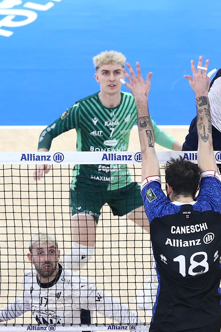 Modena strike back, Verona qualify for semis