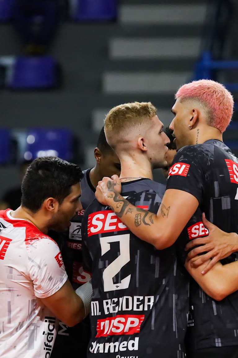 SESI domina o Praia e chega ao quarto lugar na Superliga