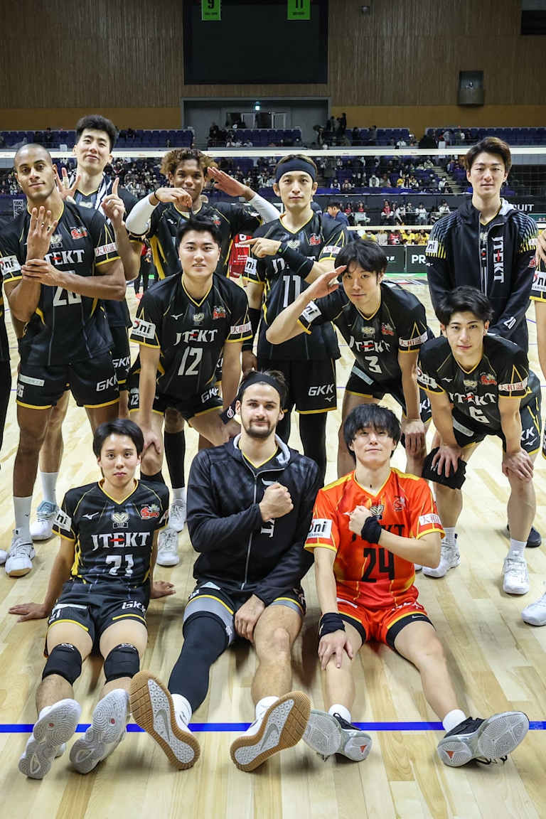 Stings de Lucarelli chega ao primeiro lugar no Japão