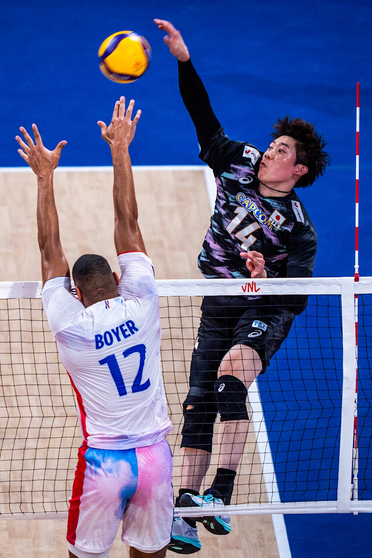 Ishikawa leads Japan in huge comeback from two sets down against Olympic champs France