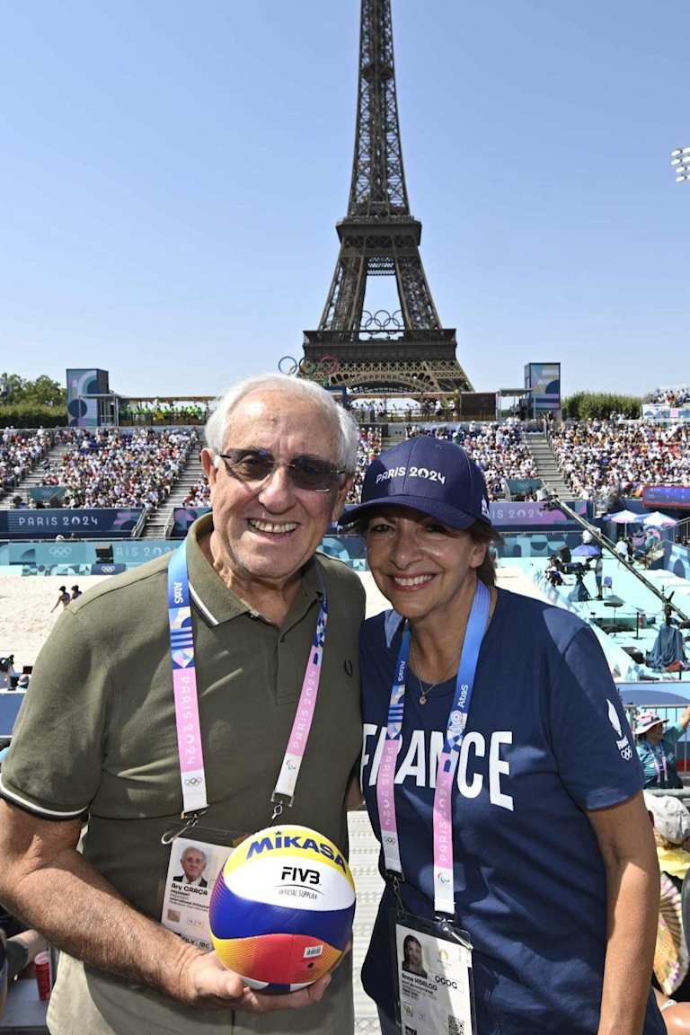 An unforgettable day at the Eiffel Tower Stadium as royalty, Hollywood director and Paris Mayor join the biggest party at Olympic Games