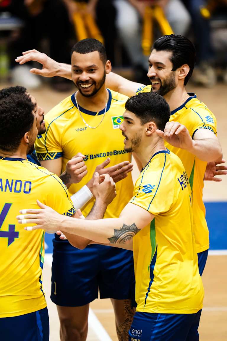 Brasil passa pelo Japão e garante vaga na Fase Final