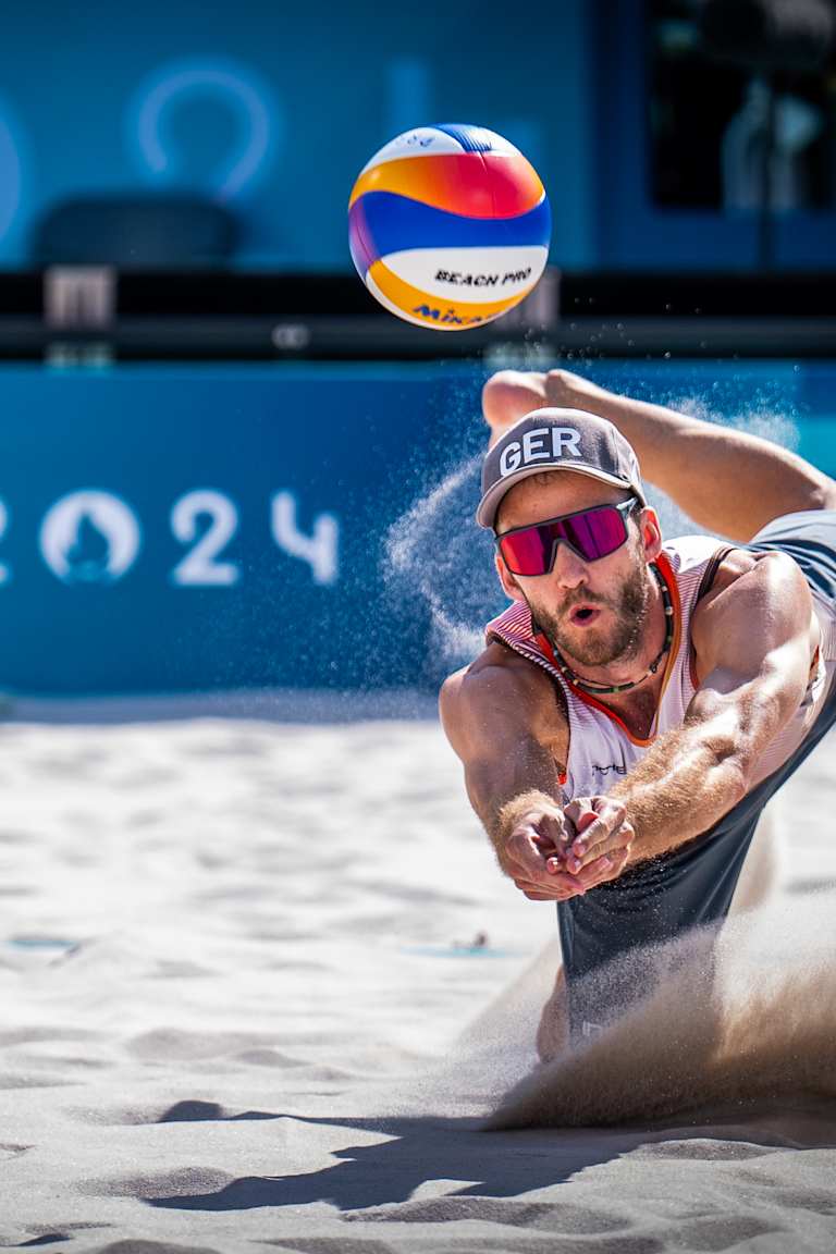 Ehlers & Wickler, Ahman & Hellvig snatch first Olympic semifinal spots