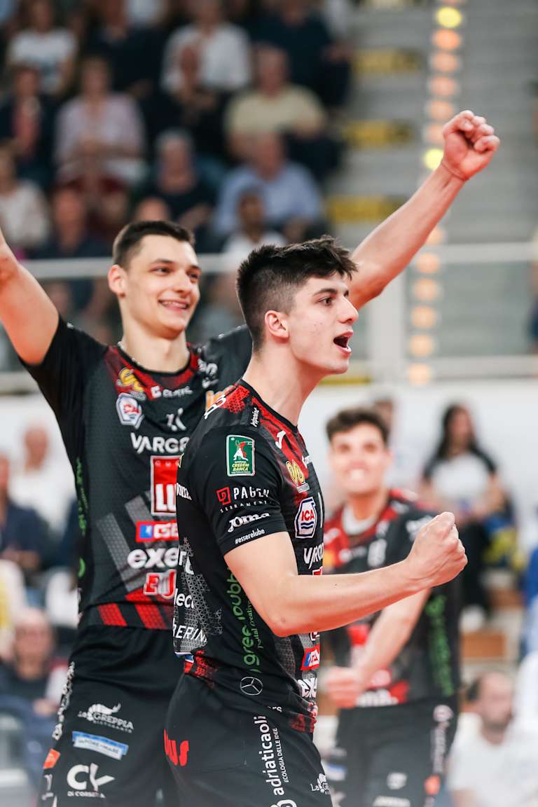 Finale scudetto di Superlega 2024/2025: calendario, programma, orario e dove vedere gara -4 dell'ultimo atto dei playoff di pallavolo maschile tra Civitanova e Trento