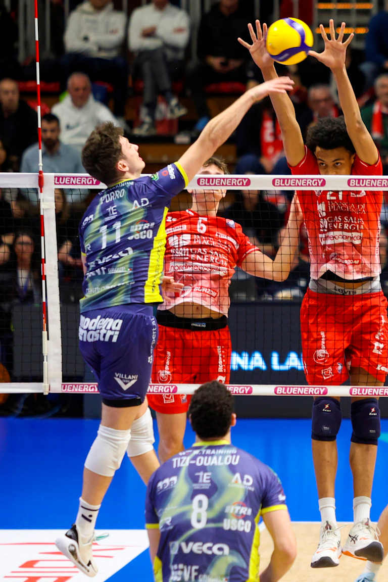 Episode 3 of Modena against Gas Sales gets third quarterfinal leg underway on Tuesday