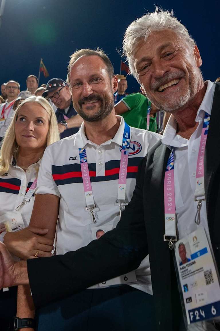 Final Olympic beach volleyball showdown under the Eiffel Tower witnessed by renowned guests