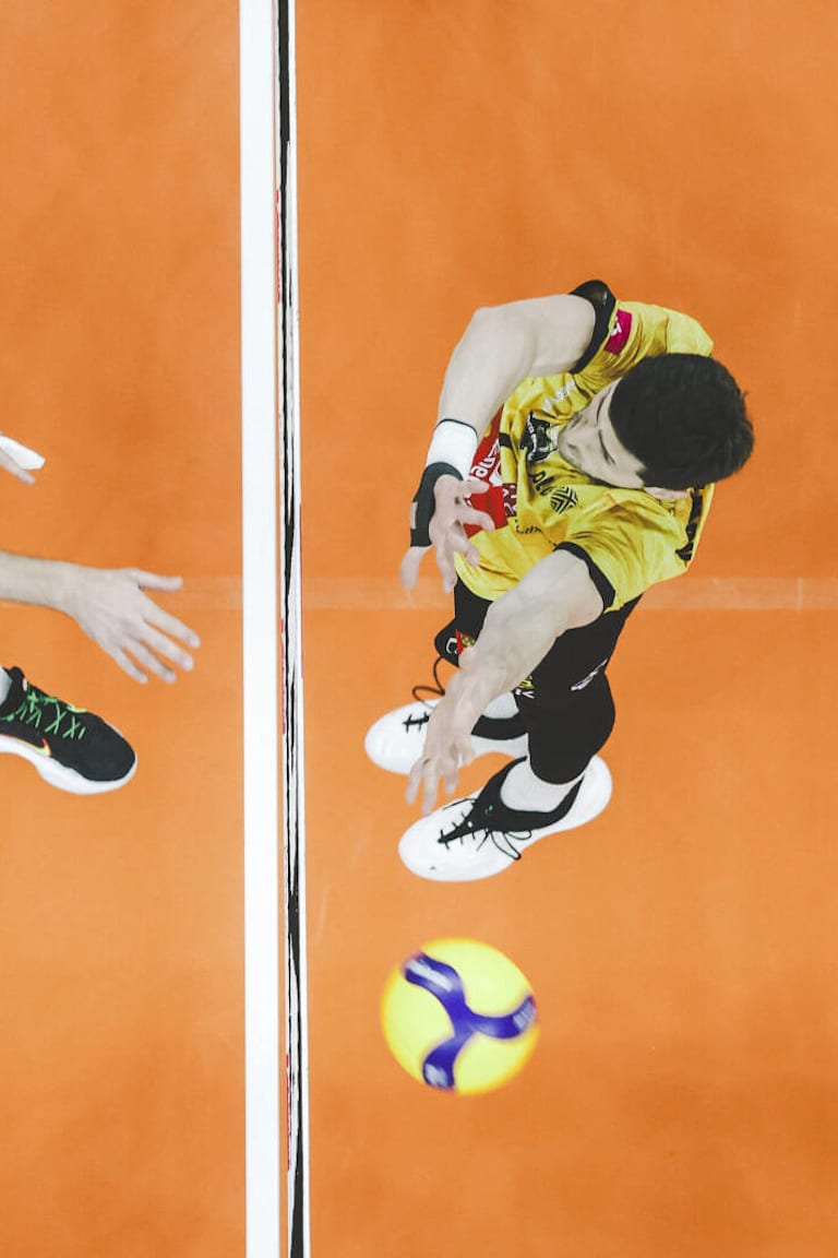 SKRA and Trefl drop points in race for PlusLiga playoffs