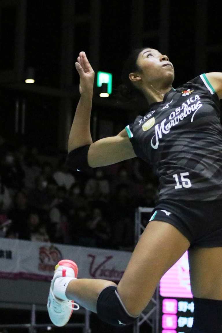 Osaka against Saga in race for second place in Japan