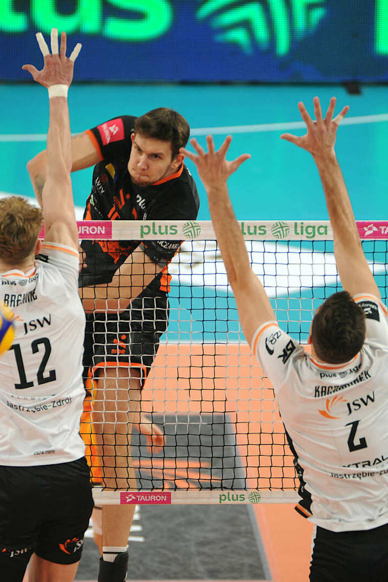 Barkom stun Jastrzebski in one of five five-setters in Poland this weekend