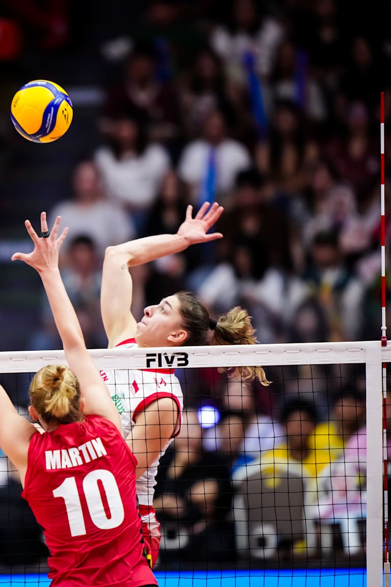 Poland survive tough five-setter against Belgium