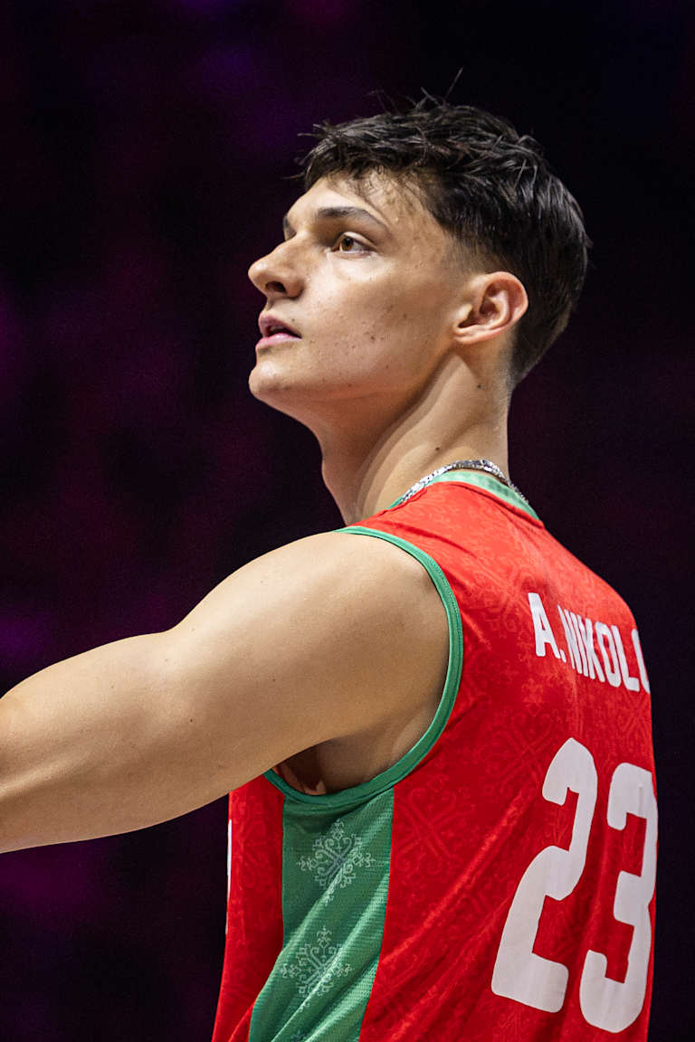Aleks Nikolov tops two of seven individual stat charts in VNL