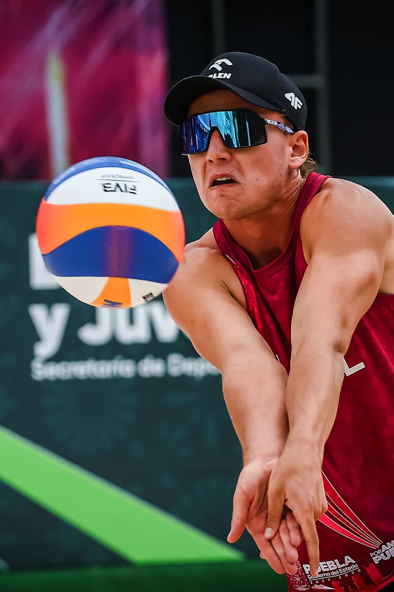 U19 world champs Pietraszek & Krzeminski storm U21 main draw