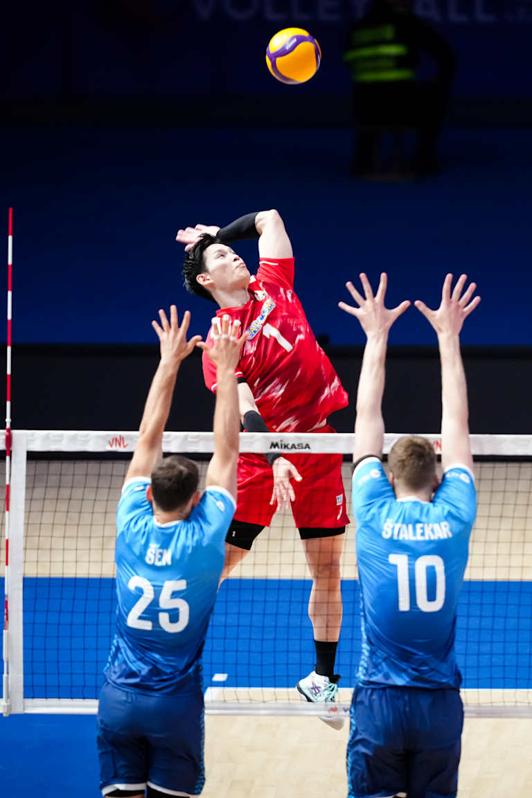Nishida hits 1000th point and 100th ace in VNL as Japan down Slovenia to stay unbeaten