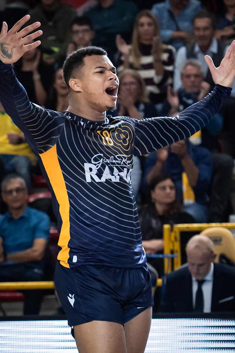 Darlan marca 15 pontos em estreia vitoriosa pelo Verona na Liga Italiana