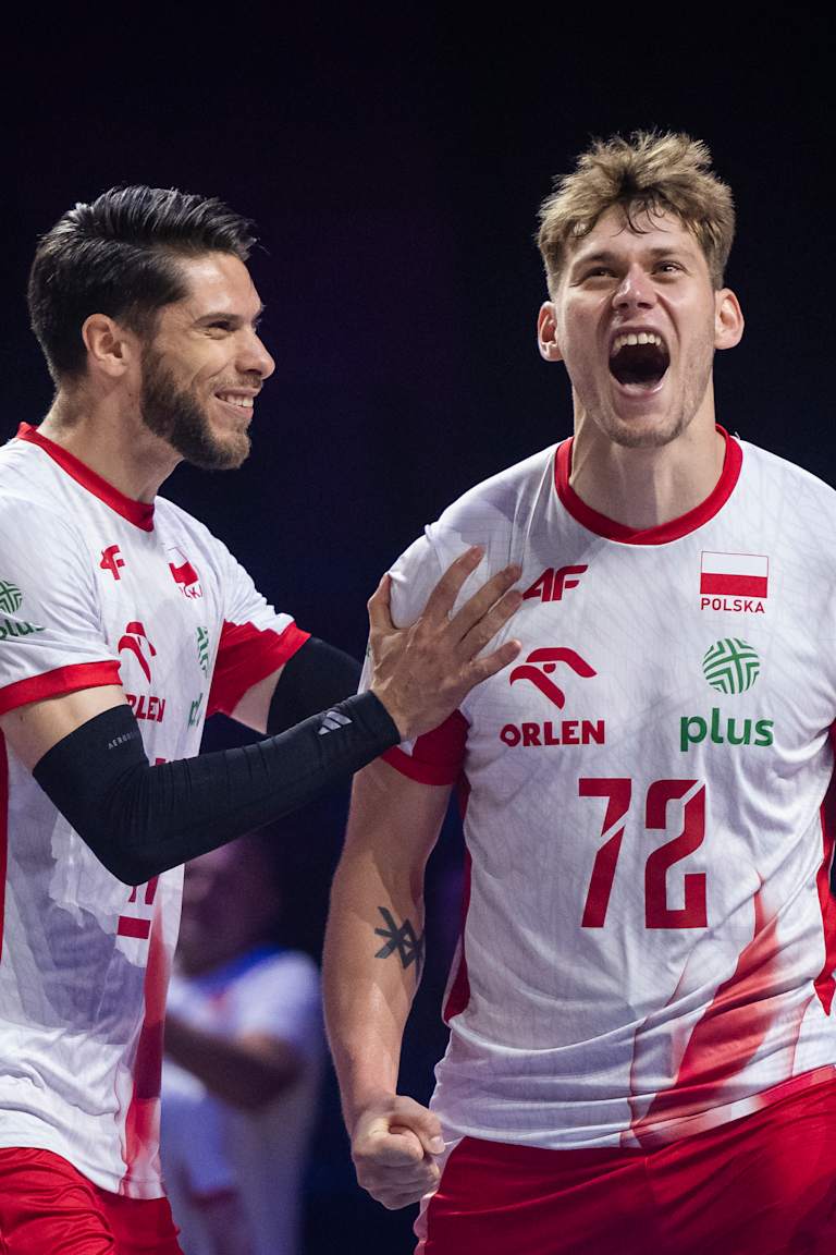 Poland complete a reverse sweep to beat Canada in Chicago