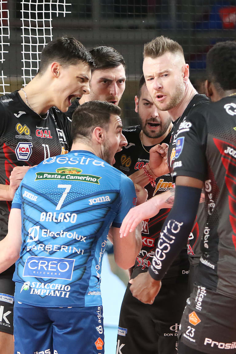 Playoff Superlega, gara -3 dei quarti di finale: Trento e Perugia in semifinale, Piacenza torna in vantaggio e Civitanova spera ancora