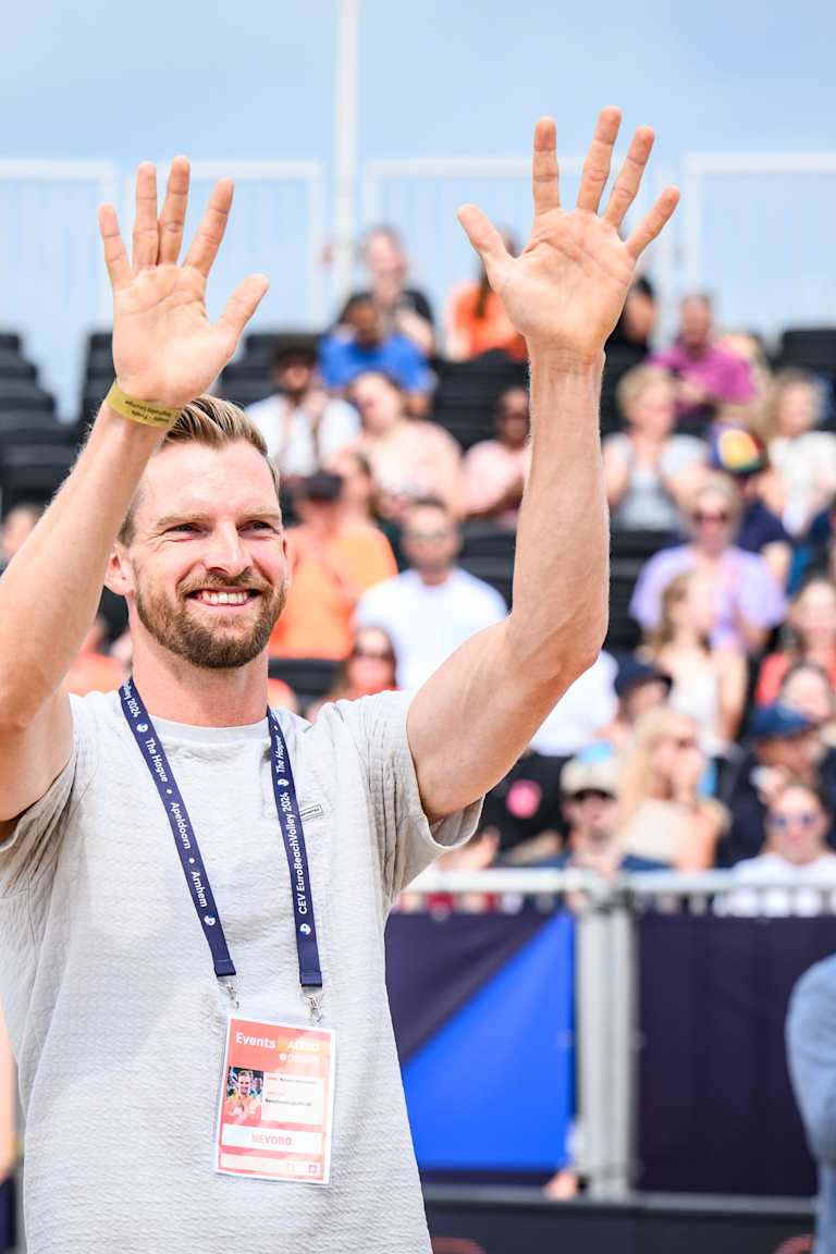 Dutch legend Robert Meeuwsen bids farewell to professional beach volleyball