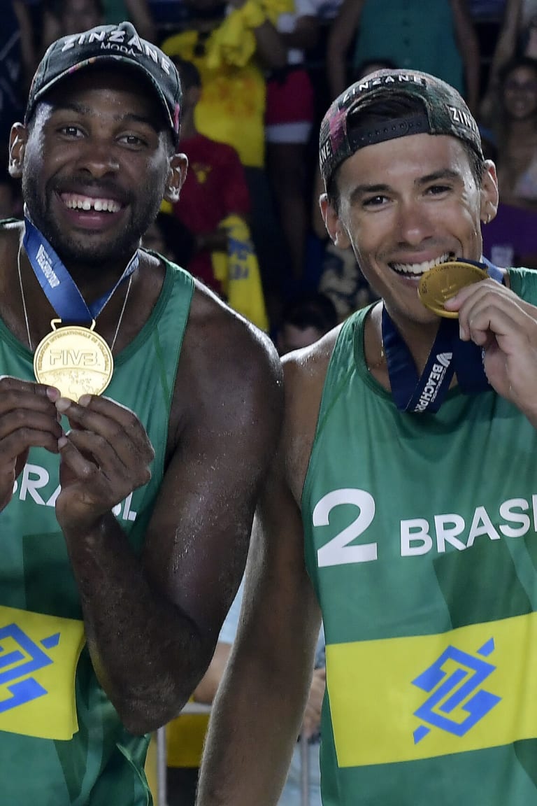 Evandro and Arthur closer to Paris after home victory in Recife