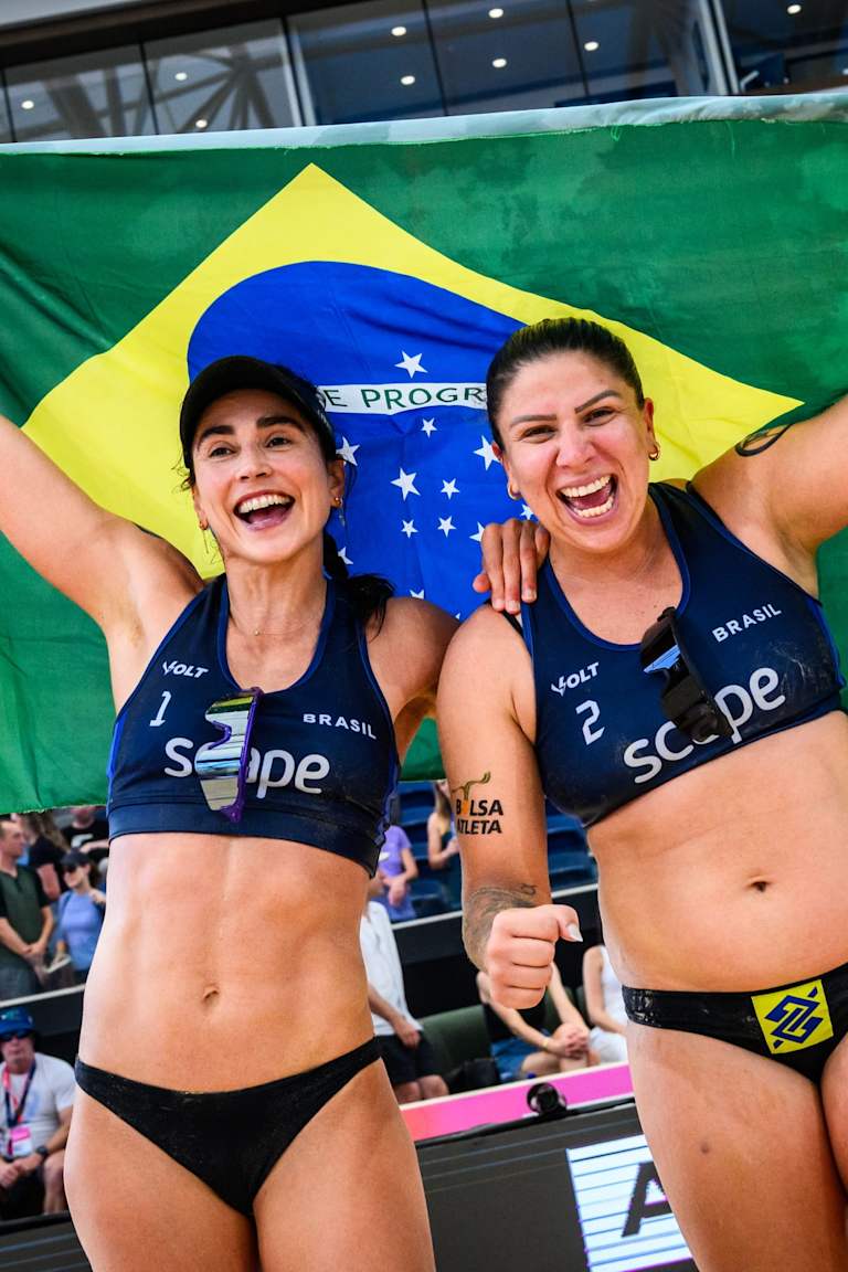 Carol e Rebecca conquistam o bronze no Campeonato Mundial