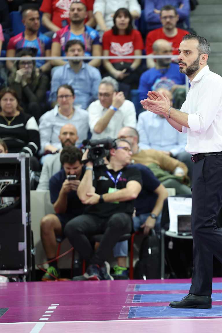 Serie A1 Femminile 2024/2025: Stéphane Antiga non è più l’allenatore della Savino Del Bene Scandicci, al suo posto Marco Gaspari