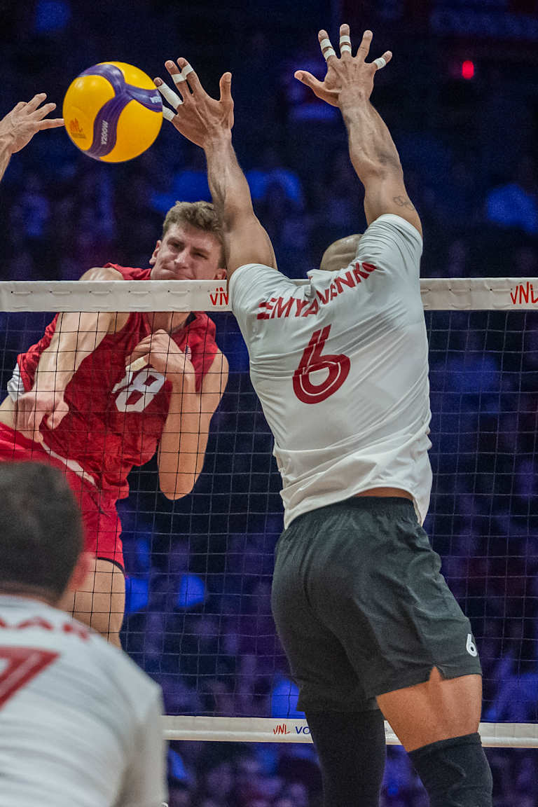 Hartke piles 33 as USA outlast Canada in comeback from two sets down