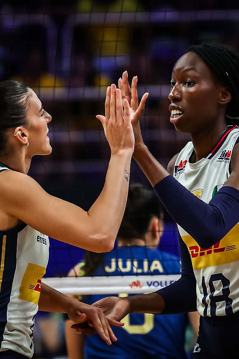 Italy sweep Brazil and silence 10,000 fans in Rio