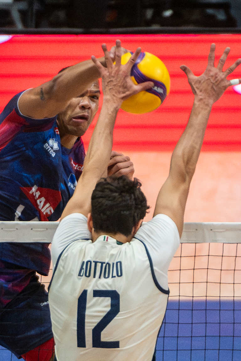 Olympic champs France beat world champs Italy in five-set thriller on VNL day one