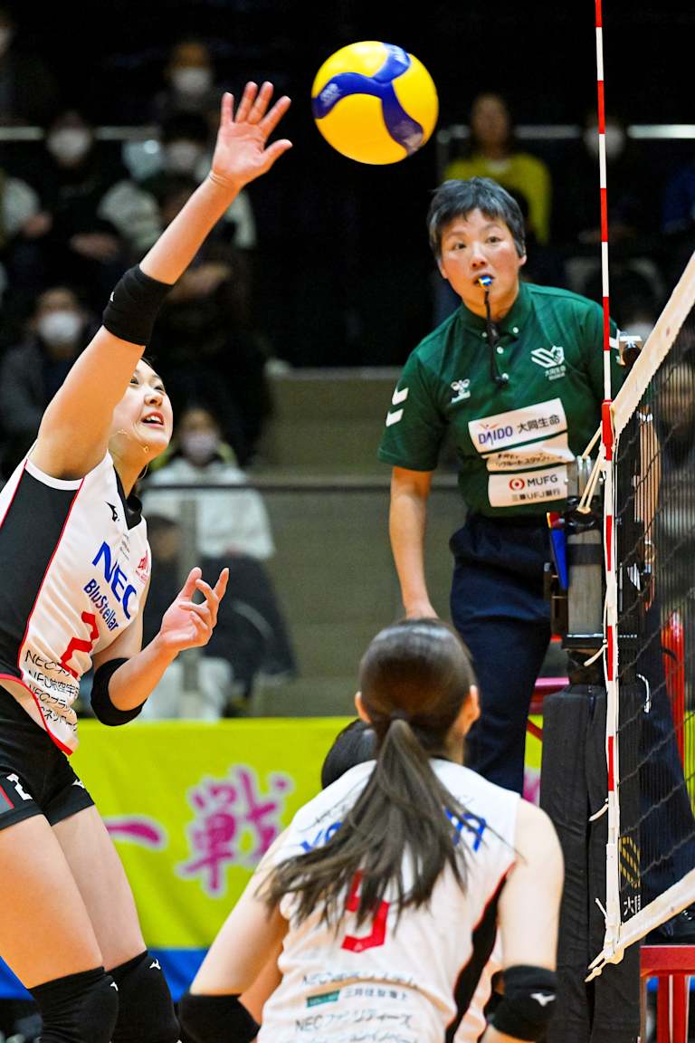 NEC down Ageo twice to take over third place in Japan