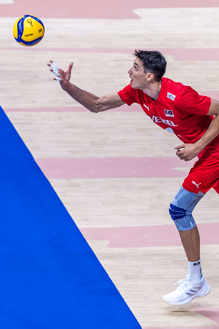 Turkiye upset Japan in three sets at Men’s Volleyball World Championship