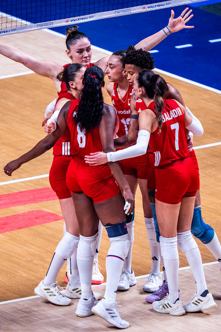 Merciless Turkiye shut out China to face Brazil for VNL gold