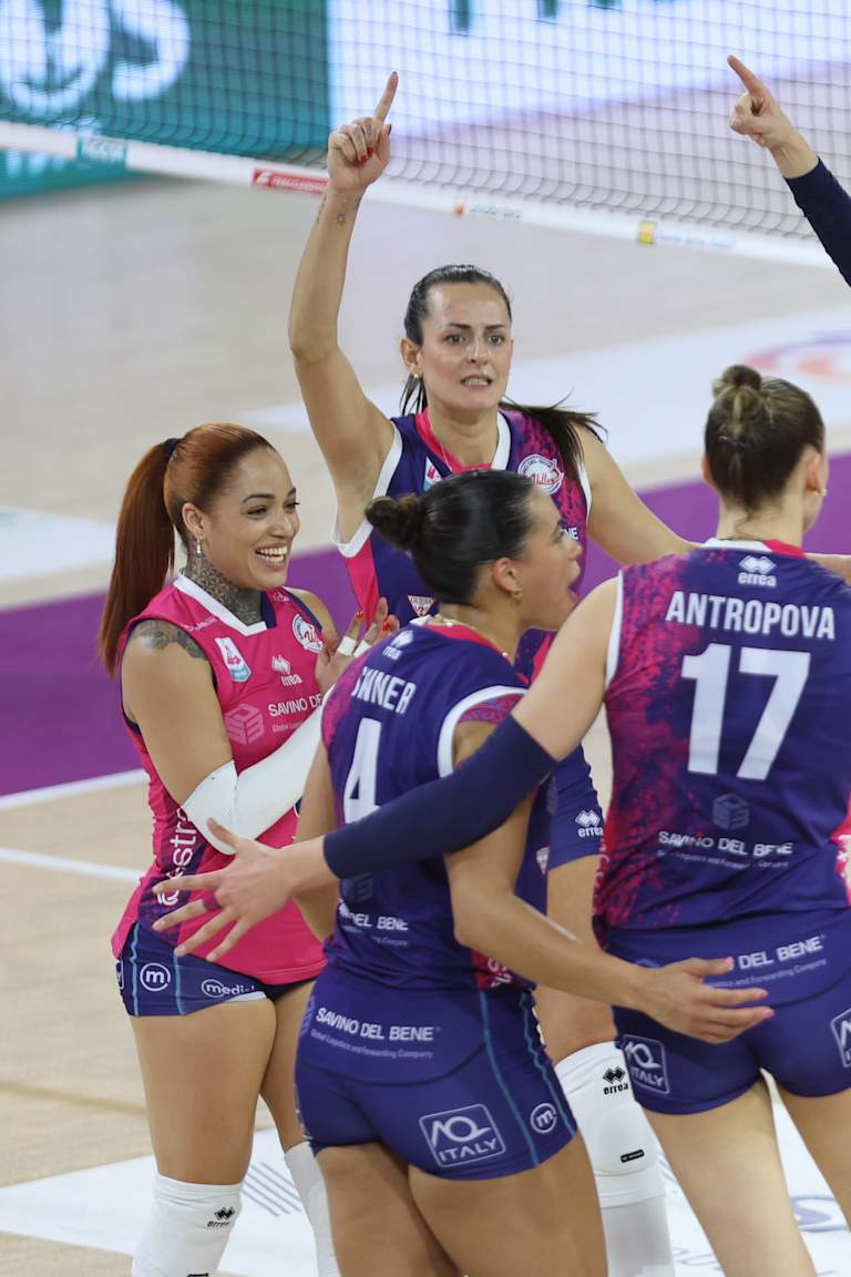 Playoff di pallavolo femminile di Serie A1 2025/26: risultati e tabellini di gara -1 delle semifinali