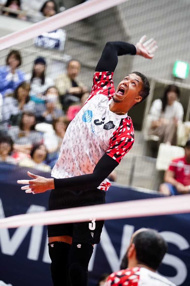 Al-Rayyan and Osaka book Club World Champs spots, advance to AVC final